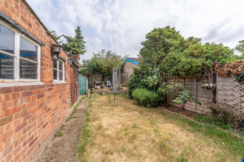 Images for Central Avenue, Hounslow EAID:ajmanserapi BID:1