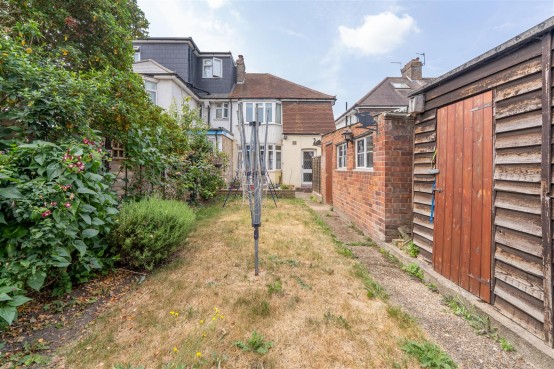 Images for Central Avenue, Hounslow EAID:ajmanserapi BID:1